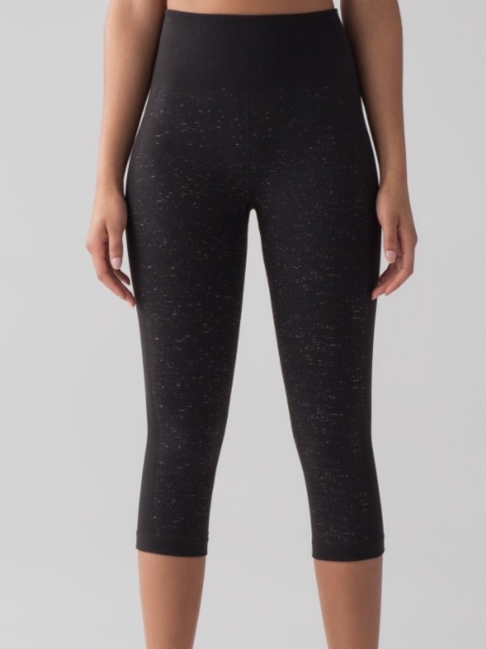 Lululemon Free to Flow Crop Blue & White size 4
